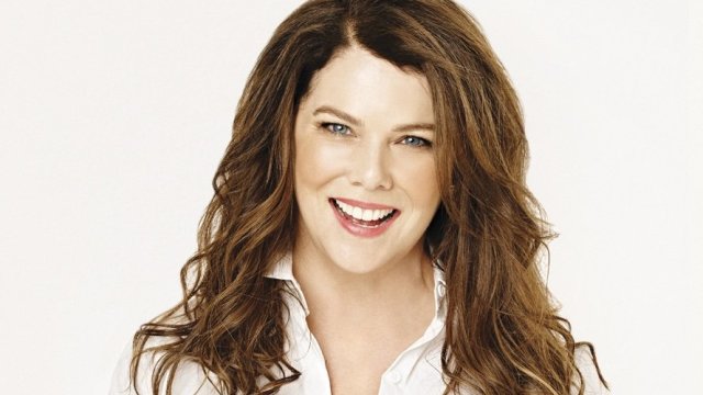 Article thumbnail: Lauren Graham Credit Andrew Eccles Image via grace.vincent@littlebrown.co.uk