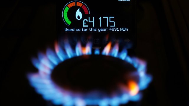 Article thumbnail: File photo dated 23/04/2022 of a handheld smart meter on a kitchen hob showing the cost of a year-to-date's worth of home energy usage in a home in Dorset. Six of Britain's biggest gas and electricity suppliers will pay out ?10.8 million to the energy watchdog after failing to meet the first annual target under a government push to install smart meters across the UK. Ofgem said British Gas, Ovo, Bulb, E.On, Scottish Power and SSE fell short of the target for 2022 by more than a million smart meters - the first of the Government's four-year plan launched in January 2022. Issue date: Thursday November 9, 2023. PA Photo. See PA story CITY Energy. Photo credit should read: Yui Mok/PA Wire