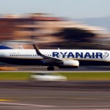 Article thumbnail: FILE PHOTO: A Ryanair aircraft lands at Ciampino Airport in Rome, Italy December 24, 2016. REUTERS/Tony Gentile/File Photo