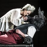 Article thumbnail: Lucy Crowe as Tytania and Richard Burkhard as Bottom in 'A Midsummer Night's Dream'