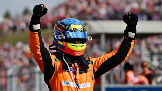 Article thumbnail: Piastri celebrates his bittersweet victory at the Hungaroring (Photo: Reuters)